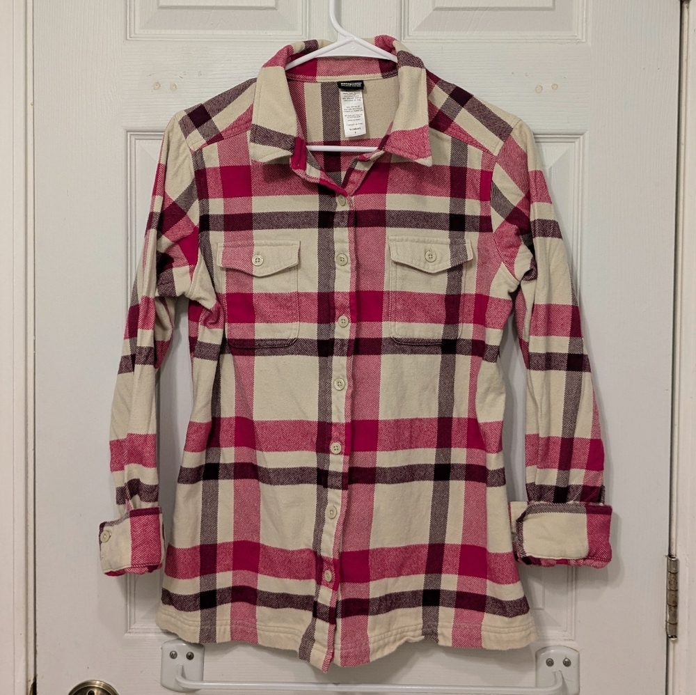 Patagonia Women's Fjord Flannel Long Sleeve Shirt In Plum Plaid Size 8